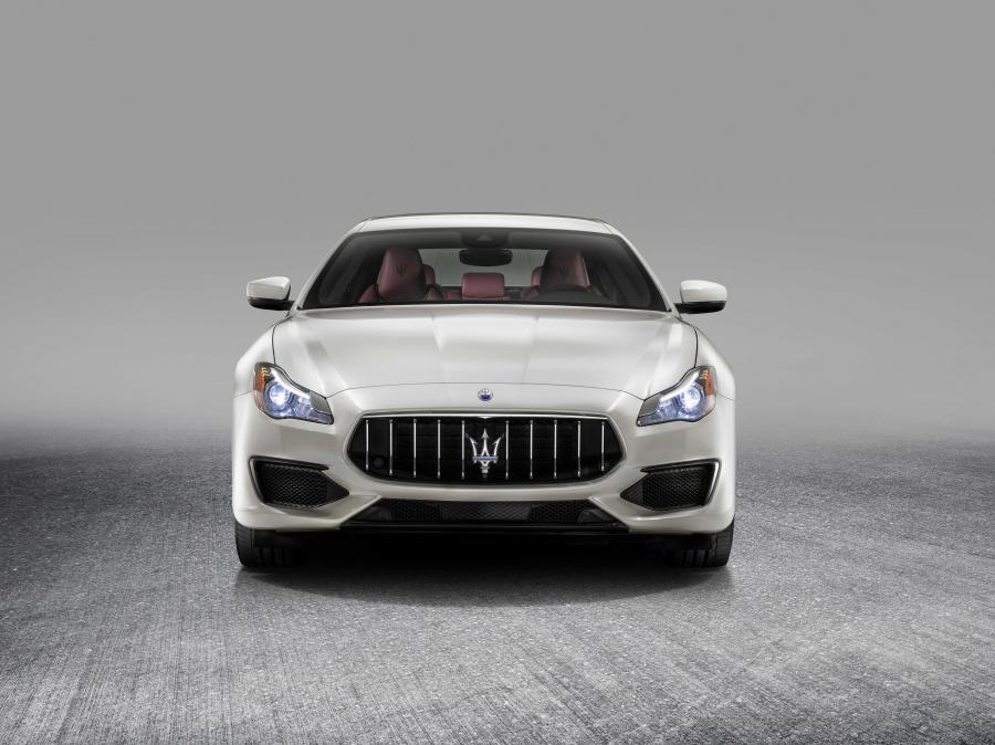  Maserati Quattroporte GTS GranSport 2016 года  (фото 15 из 46)